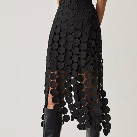 Commense Laser Cut Multi Circle Double Layered Skirt.
Black, Size Large NWT - Picture 12 of 14